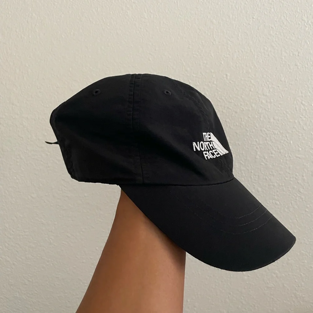 northface hat cap black white horizon adult small strap back adjustable.